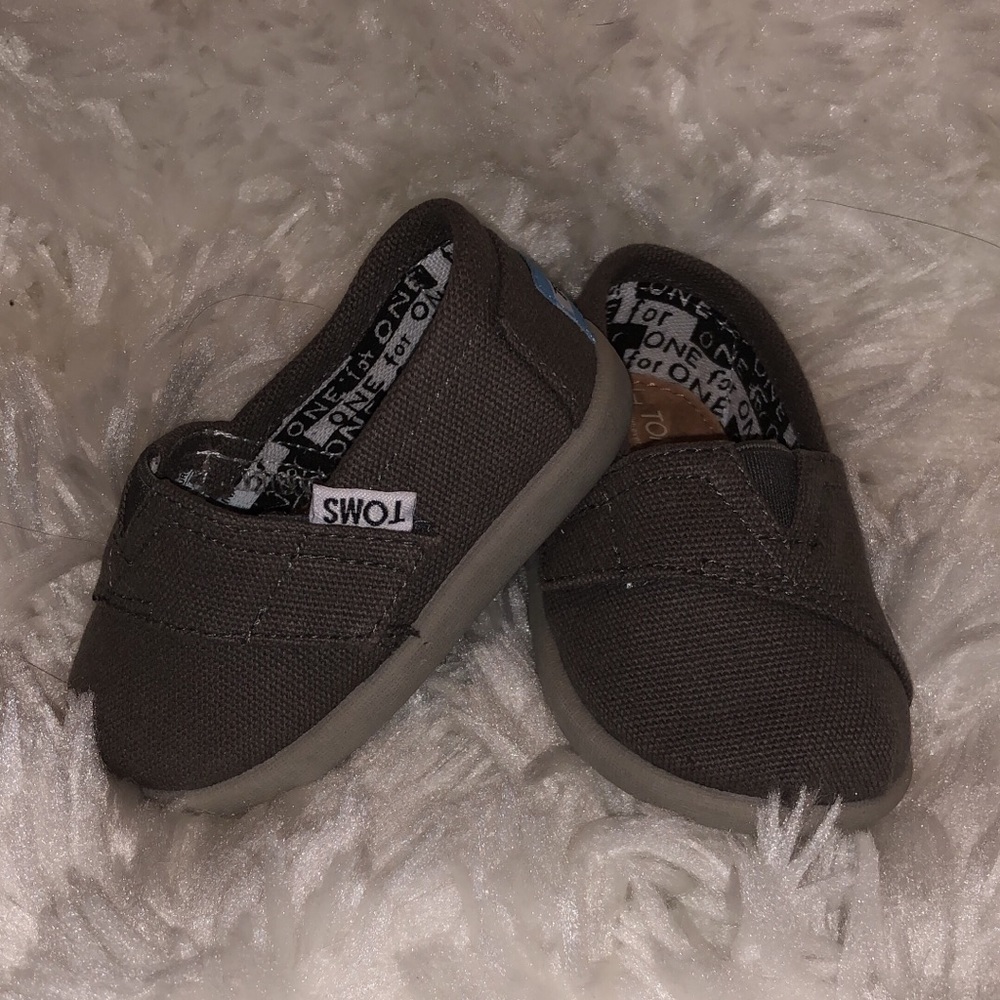 TOMS Tiny NEW